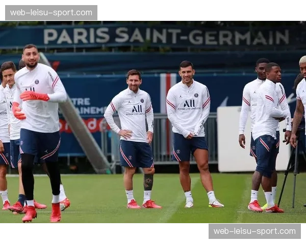 布雷斯特门将比佐特完成职业生涯第500次法甲出场，赛后获赠纪念球衣