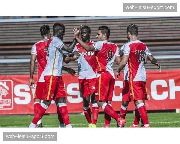 马赛1-0暂时领先摩纳哥,奥巴梅扬点射命中 马赛1-0暂时领先摩纳哥,奥巴梅扬点射命中