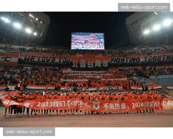 赛前最后一练，河南队重点演练定位球攻防，以应对山东泰山。