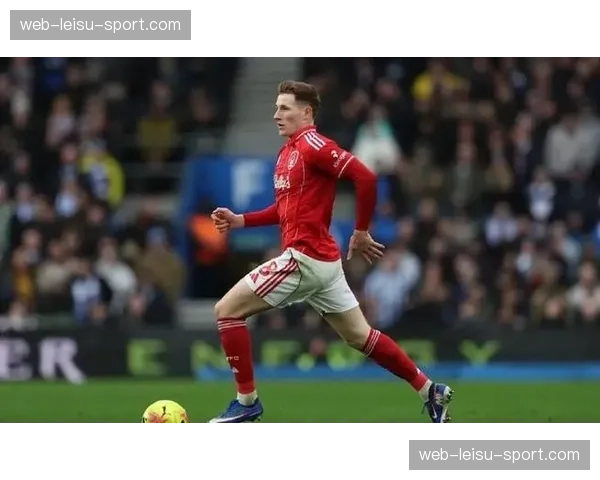 诺丁汉森林中场埃利奥特-安德森以365公里总跑动距离领跑英超跑动榜